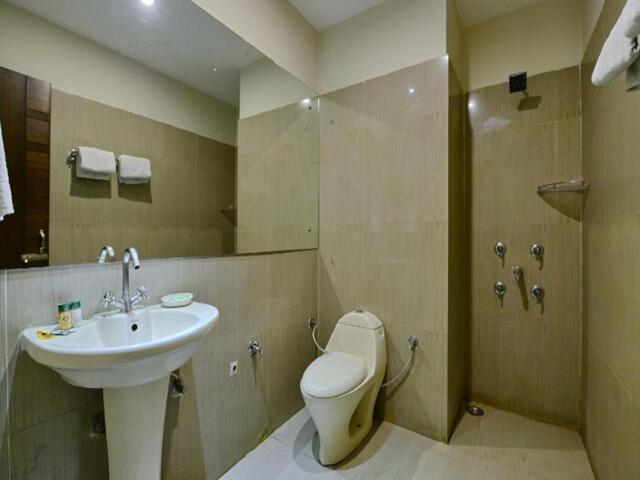 Green Avenue Corner, Opposite Hp Petrol Pump, Pakhowal Road,ludhiana, Ludhiana, Hotel Kohinoor Palac