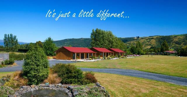 School Rd South, Dunedin, Longbourne Lodge, Motel