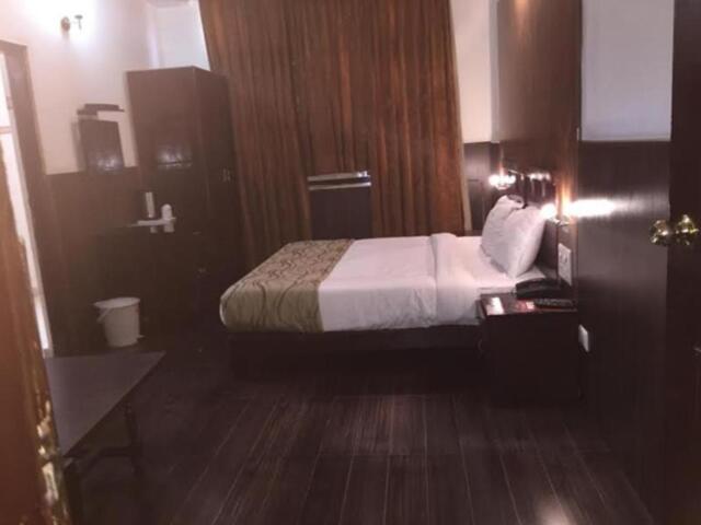 C-,r.d.c. Raj Nagar, Ghaziabad, Hotel Krishna Sagar