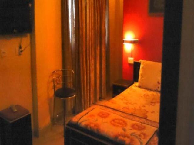 B  /,mansarovar Ghat, Near Sonarpura Road.beside Andhra Ashram, Varanasi, Leela Guest House