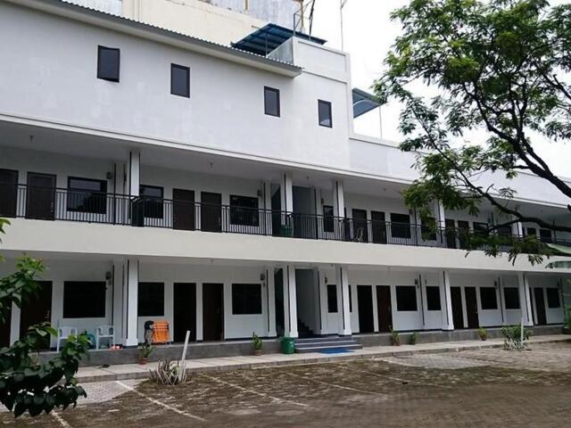 Jl Juhdi No  Serang Banten, Banten, Penginapan Surya, Guesthouse/bed