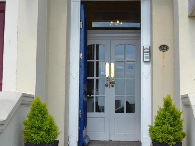 A Carlisle Parade, Hastings, Lindum Hotel, Guesthouse/bed