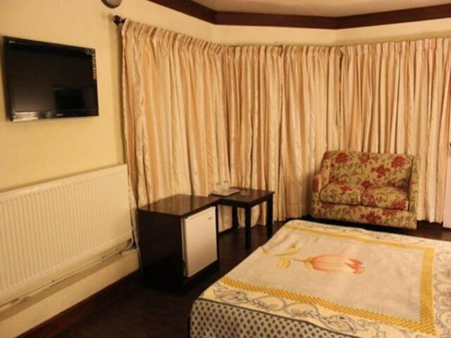 Imtiaz Shaheed Road, Murree (  Km From Rawalpindi ), Murree, Lockwood Hotel Murree