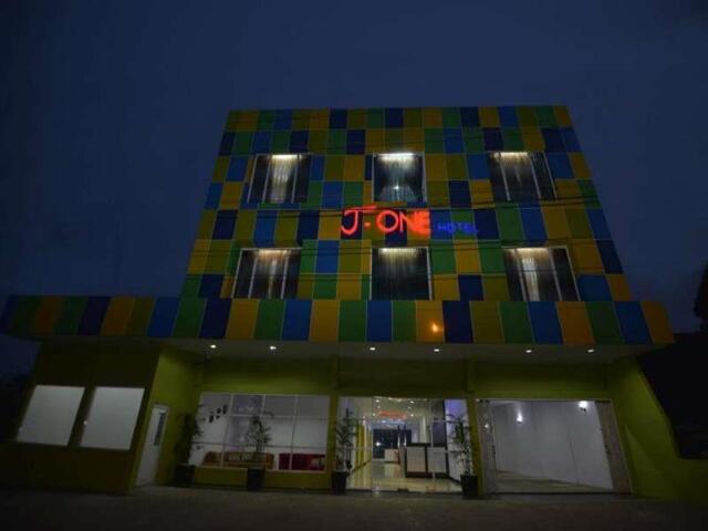 Jl. Sultan Thaha No. Kota Jambi, Jambi, T-one Hotel, Hotel