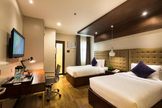 Rizal Street, Dagupan, Lenox Hotel, Hotel