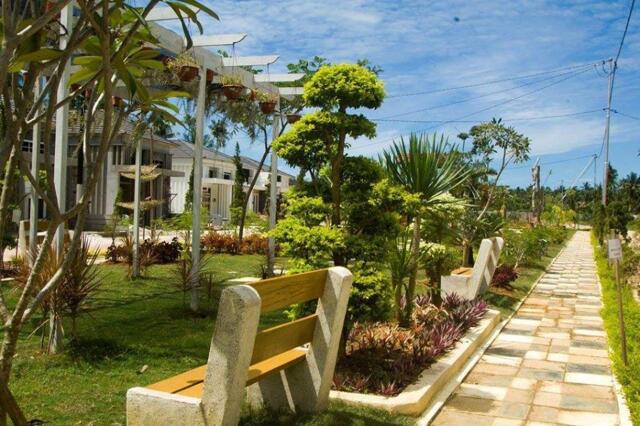 Jalan Sak Kok Padang Pasir, Saliung, Singkawang, Golden Hawaii Villa
