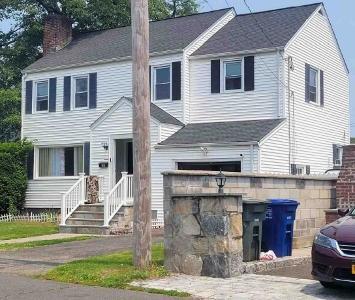 Marsdale Ave, Bridgeport, Preforeclosure Single-family Home