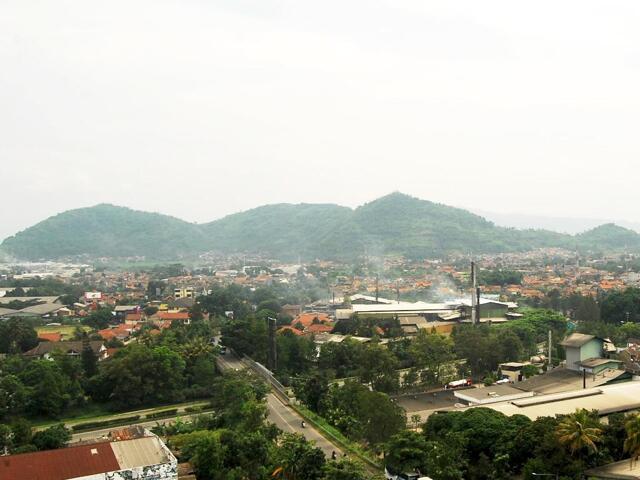 The Edge Super Block. Jl. Raya Baros No.,kel. Baros, Bandung, Great Escape Apartment
