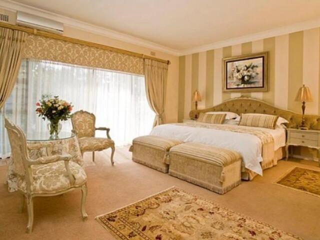 Polaris Ave, Pretoria, Royal Ridge Guest