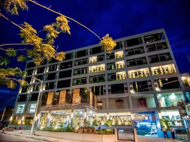 A. Seno Street, Cebu, Big Hotel, Hotel