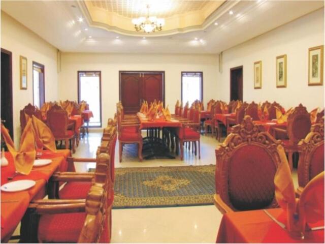 Rajadhani Building, Near Sri Padmanabhaswami Temple,east Fort, Thiruvananthapuram, Hotel Rajadhani, 
