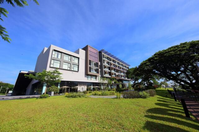 Kalayaan St., C.m. Recto Avenue, Mabalacat, Midori Clark Hotel