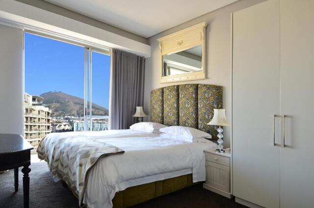 Lower Long Sreet, Foreshore, Roggebaai Canal, Waterfront, Cape Town, 410 & 214