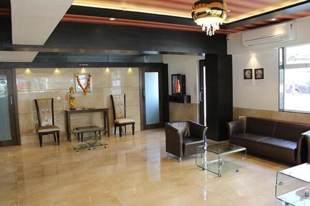 Wv+f, Green Ave Rd, Shilphata Diva Naka, Shilphata, Mumbai, Hotel Royal Classic