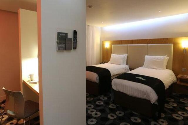 London Road, Sittingbourne, Holiday Inn Sittingbourne