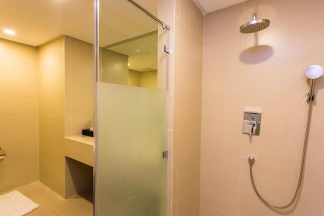 Manuel A. Roxas Highway, Corner N. Aquino Avenue, Mabalacat, Royce Hotel &
