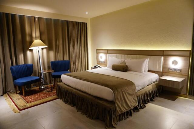 Main Shahrah-e-faisal, Karachi, Regent Plaza Hotel