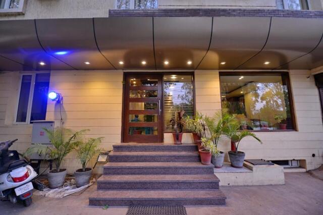 Main Market Nayagaon Adjoining Pec, Chandigarh, Hotel Pride, Hotel