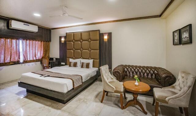 Bhabha Nagar, Behind Vasan Eye Care Hospital, Nashik, Hotel 24 Seven