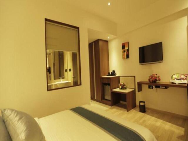 Near Civil Station, Behind Park Residency, Seaport Airport Road, Kakkanad,cochin, Kochi, Park Connec