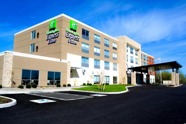 E Th, Oswego (ny), Holiday Inn Express