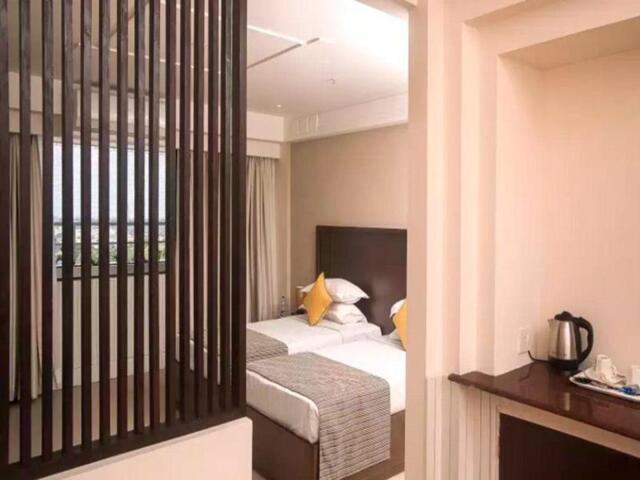 Mahatma Gandhi Road, Bangalore, Hotel Ivory Tower
