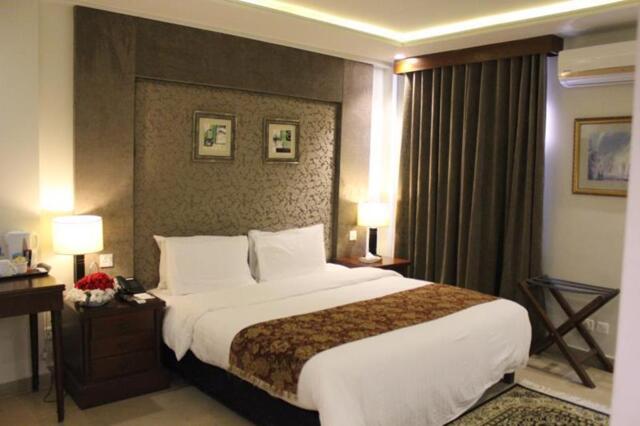 Main Aga Khan Road House # F-/, Islamabad, Hotel One Super