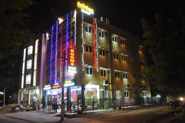 No,idumban Itteri Road, South Annanagar,opposite To Eswara Pattar Temple, Palani, Hotel Amirtham Inn