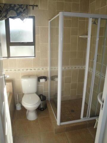 Casuarina Road, Port Shepstone, Lombok Lodge, Guesthouse/bed