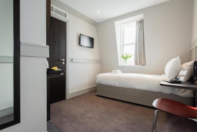 - Penywern Road,london, Mowbray Court Hotel
