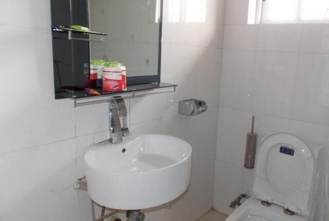 East-west Road, Port Harcourt, Gade Place Hotel