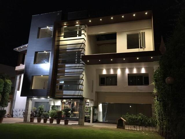 Treasury Road, Near Aggarsain Chowk, Ambala, Hotel Amar Palace