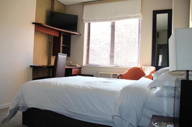Melville Road, Johannesburg, Illovo Hotel, Hotel