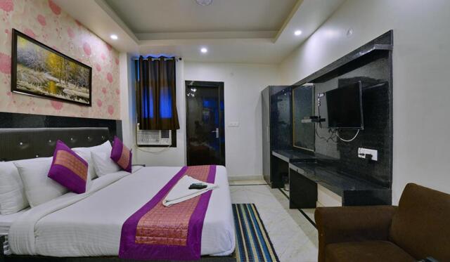 Nagar Complex, Sector,opposite Mercedes Showroom, Noida, Hotel Noida International