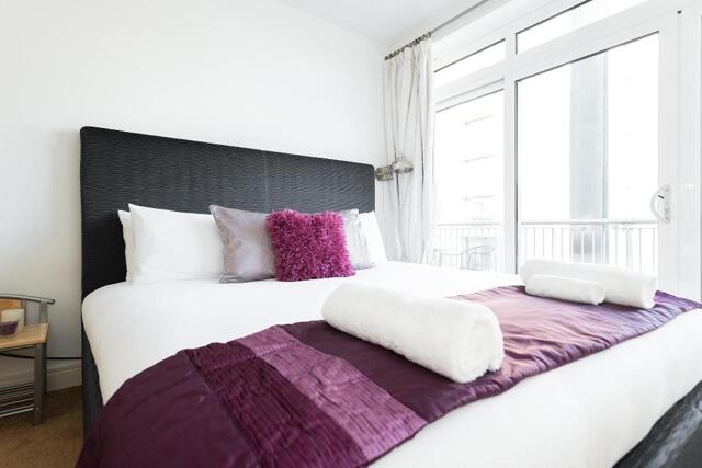 Cassillis Road, London, Gainsborough Canary Central Cassillis Road, London, Gainsborough Canary Central