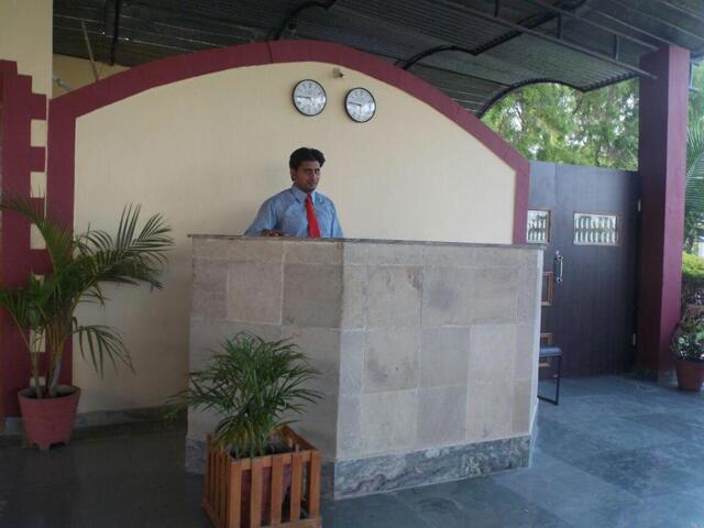 Asaram Asharam Circle,opp Lake Pearl Colony,near Air Port,bhopal, Woods Inn Resort