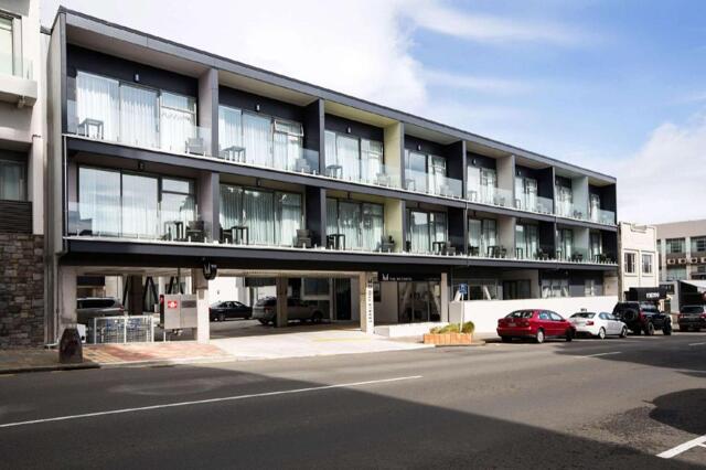 Gill Street, New Plymouth, The Metrotel, Motel