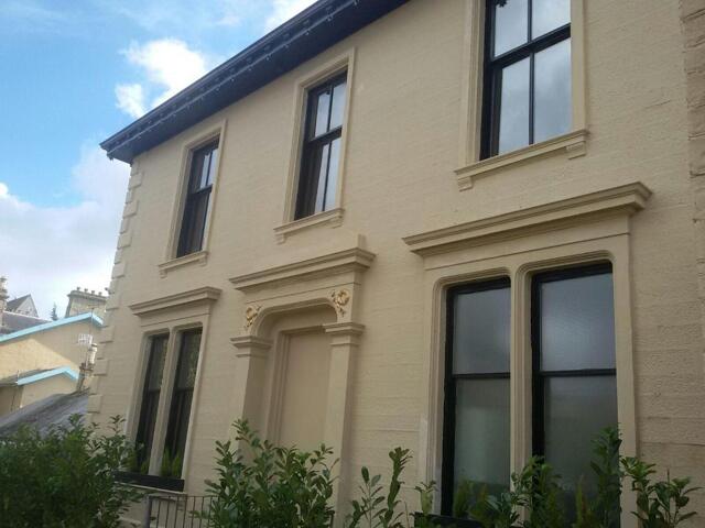 - Queen Mary Avenue, Glasgow, Crosshill House, Hotel