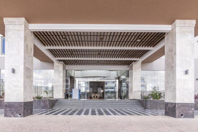 First Freight Lane, Nairobi, Crowne Plaza Nairobi
