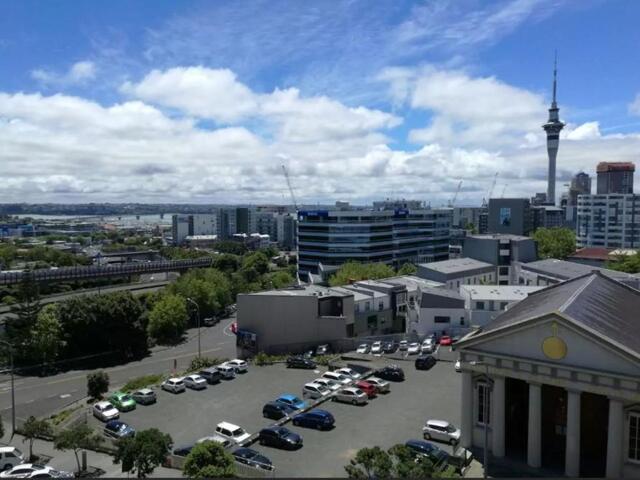 A/ Beresford Square, Auckland, Large Apartment With