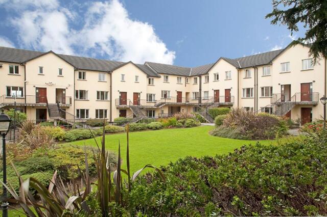 Terryland, Headford Road, Galway, Menlo Park Self
