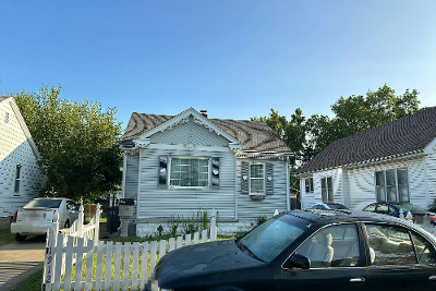 E Virginia St, Evansville, Preforeclosure Single-family Home