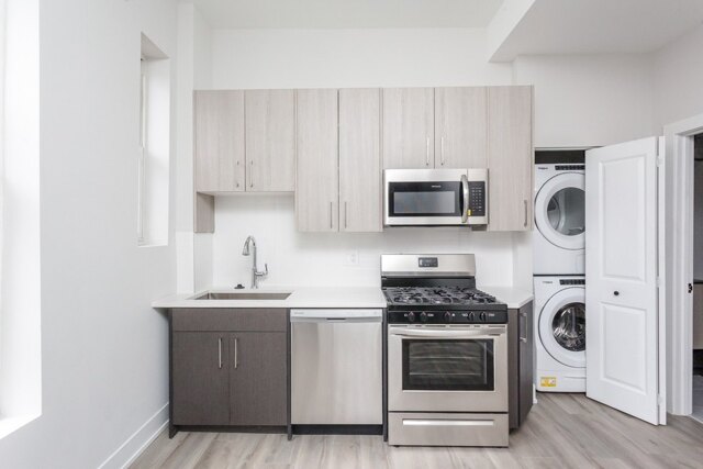 W Th St Apt M, Chicago, Flat For Rent
