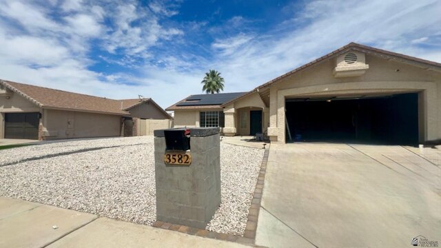 W Th Pl, Yuma, Home For Rent
