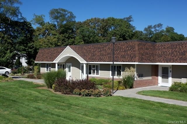 E Main St Apt,east Islip, Flat For Rent