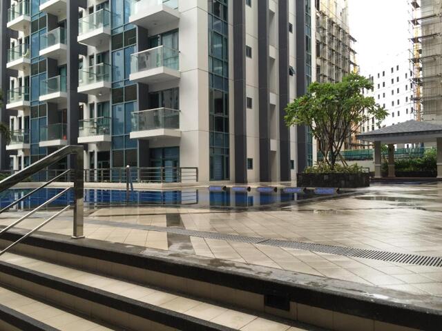 Newport Boulevard Palm Tree Villas ,unit V, Cluster, Manila, New Condo Across