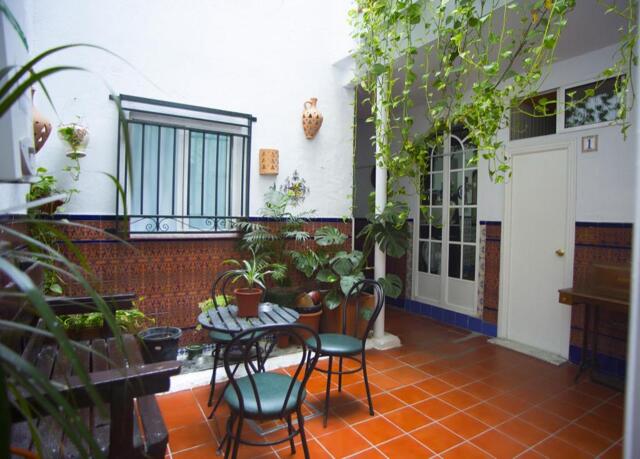 Calle Santa Maria La Blanca, Seville, Pension Santa Maria Calle Santa Maria La Blanca, Seville, Pension Santa Maria
