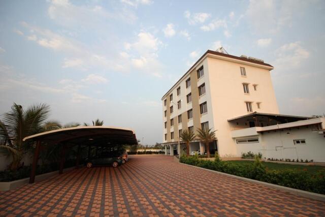 Gate No-, Theur Phata, Pune-solapur Road, Pune, Hotel Majestique Pune