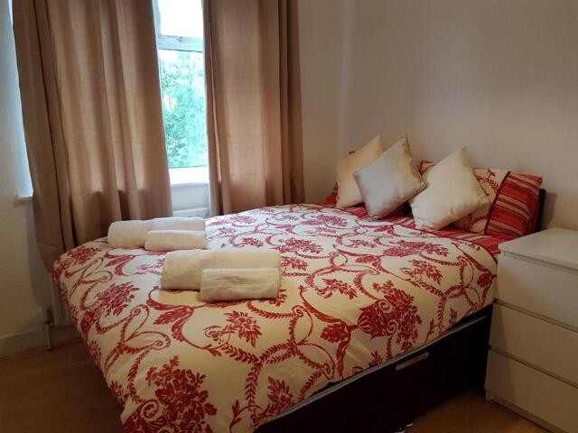 Coombe Road, London, Charlotte House, Entire