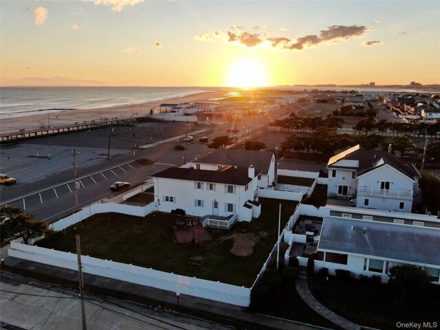 Ocean Blvd, Atlantic Beach, Home For Rent